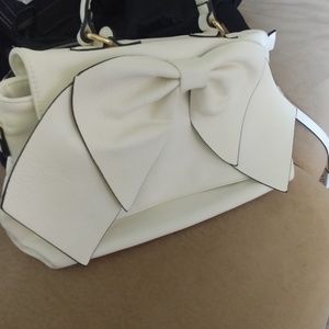White bow purse